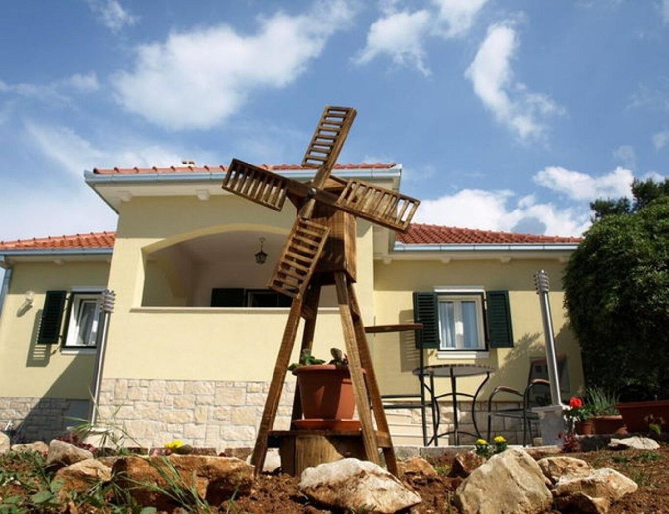 Apartment Marina Supetar Bagian luar foto